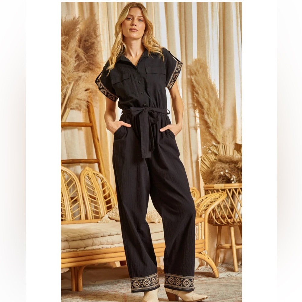 Savanna Jane black jumpsuit w/ embroidered detailing M